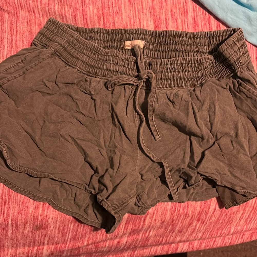 Green hollister short